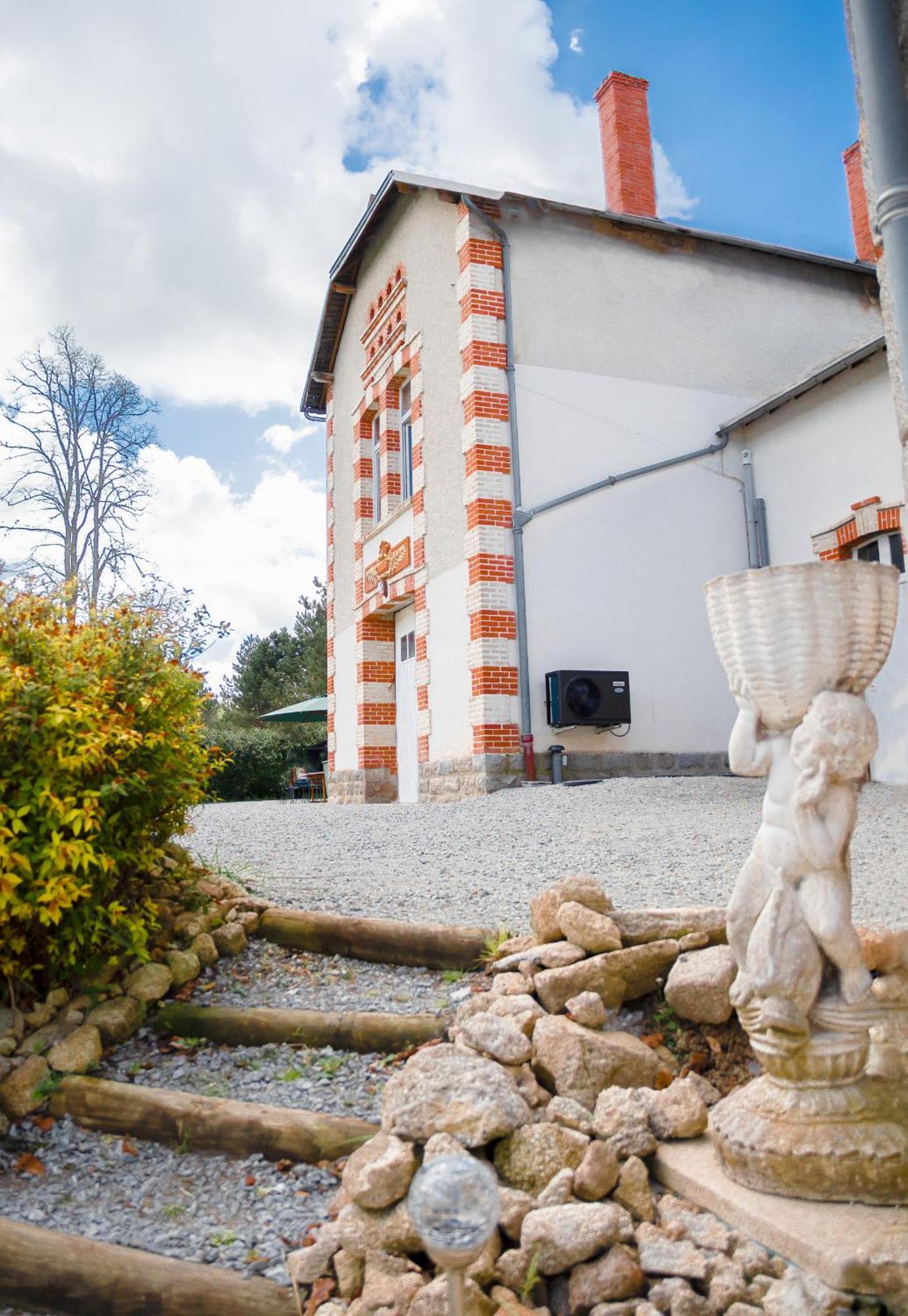 Bed and Breakfast Chateau De Chazelpaud Saint-Bard Zewnętrze zdjęcie